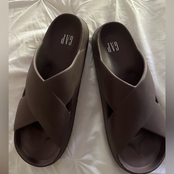 Shoes - GAP slip on sandals (like crocs) NEW 8